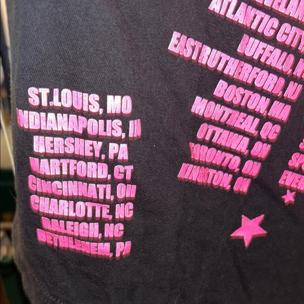 Avril Lavigne Black and Pink Kids Graphic Tee size 14-16 - Picture 6 of 9
